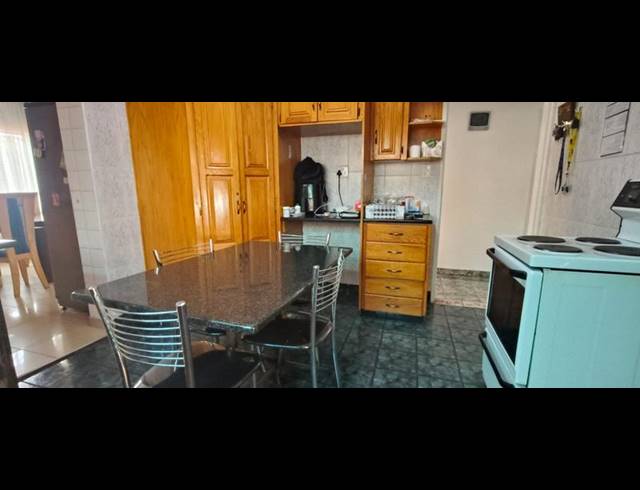 4 BEDROOM HOUSE FOR SALE IN DASPOORT